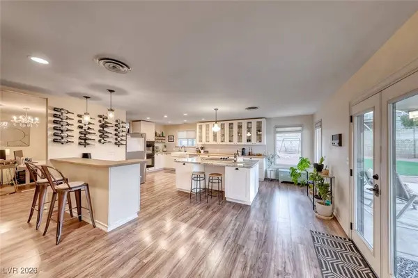 2735 Torrey Pines DR, Las Vegas, NV 89146