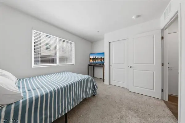 6941 Skyline Blue ST, North Las Vegas, NV 89086