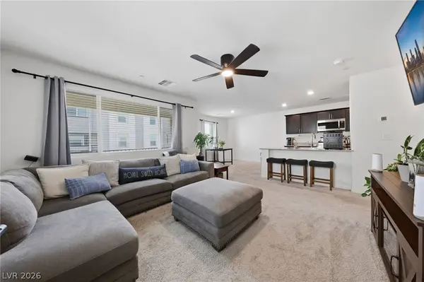 6941 Skyline Blue ST, North Las Vegas, NV 89086