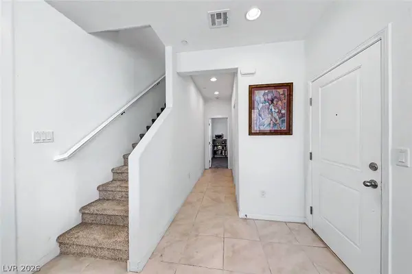 400 Desert Cadence ST, Henderson, NV 89011