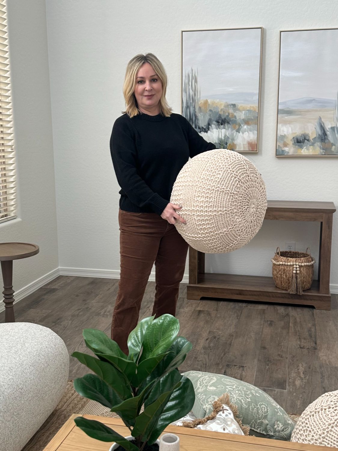 North Phoenix Realtor Shelley Sakala staging a home before listing it for sale