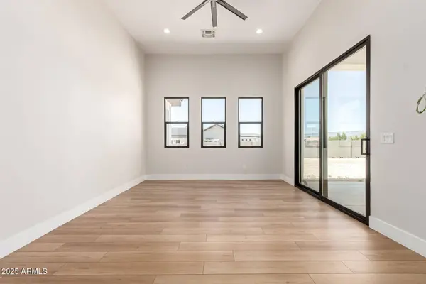 35917 N 10TH Avenue, Phoenix, AZ 85086