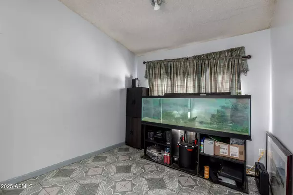 5432 W SUNNYSIDE Drive, Glendale, AZ 85304