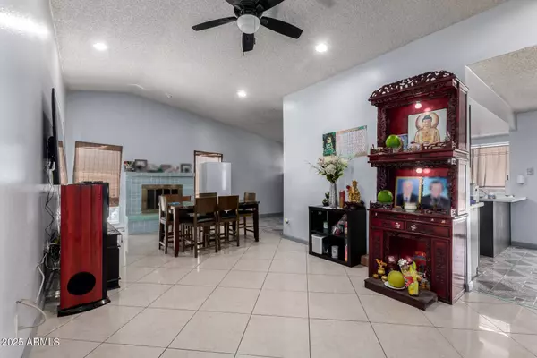 5432 W SUNNYSIDE Drive, Glendale, AZ 85304