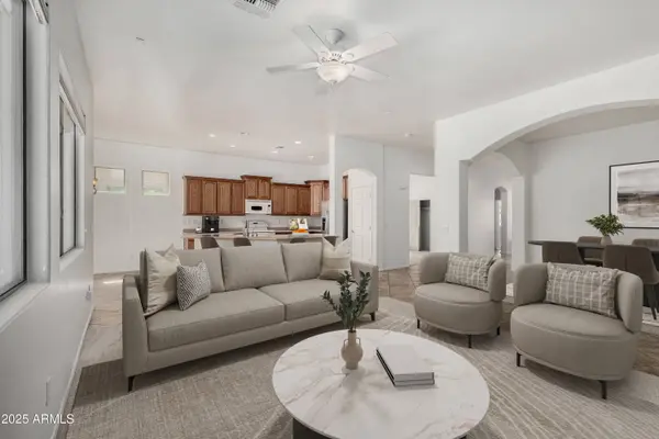 2425 W RED RANGE Way, Phoenix, AZ 85085