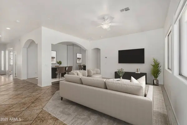 2425 W RED RANGE Way, Phoenix, AZ 85085