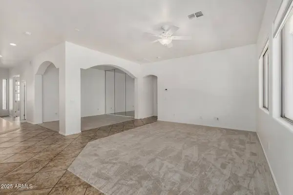 2425 W RED RANGE Way, Phoenix, AZ 85085