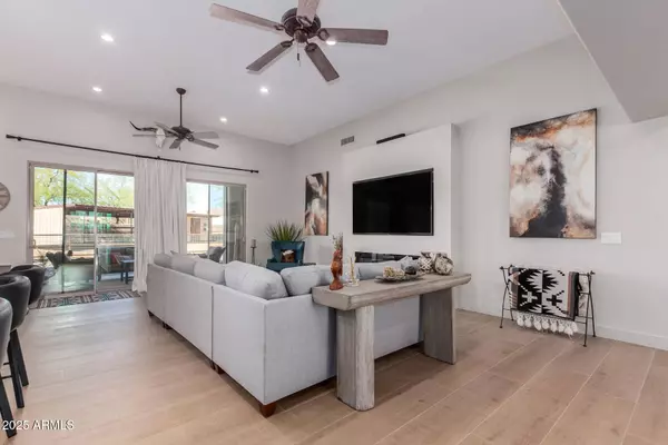 37529 N 20TH Street, Phoenix, AZ 85086