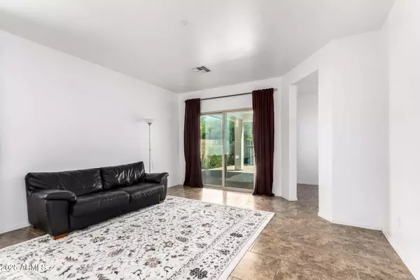 1747 W STRAIGHT ARROW Lane, Phoenix, AZ 85085