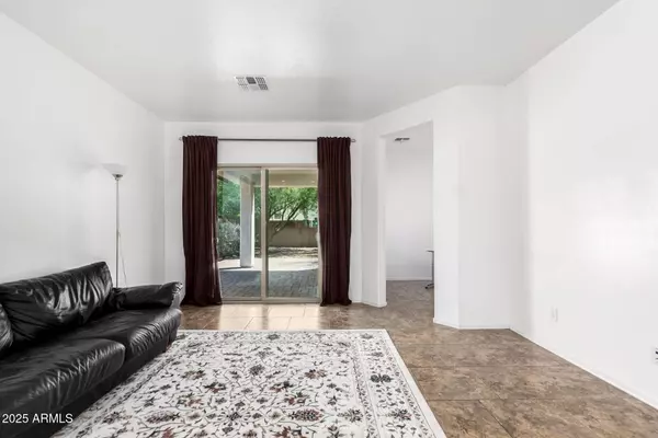 1747 W STRAIGHT ARROW Lane, Phoenix, AZ 85085