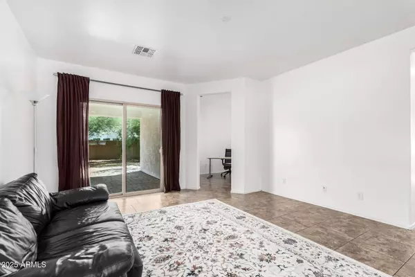 1747 W STRAIGHT ARROW Lane, Phoenix, AZ 85085