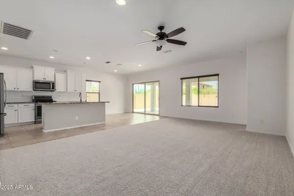 1828 W DESPERADO Way, Phoenix, AZ 85085