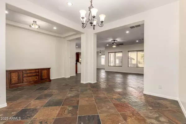 2028 W SKINNER Drive, Phoenix, AZ 85085