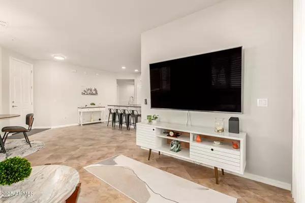 2140 W TALLGRASS Trail #109, Phoenix, AZ 85085