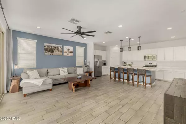 2174 W BURNSIDE Trail, Phoenix, AZ 85085