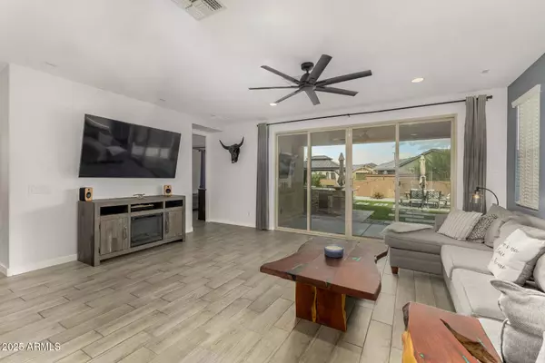 2174 W BURNSIDE Trail, Phoenix, AZ 85085