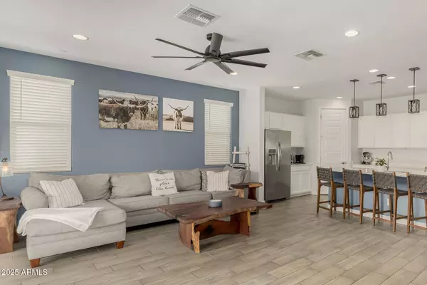 2174 W BURNSIDE Trail, Phoenix, AZ 85085