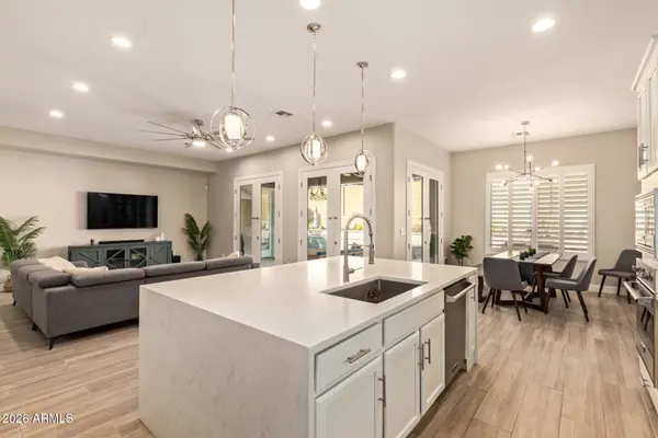 2020 W SKINNER Drive, Phoenix, AZ 85085