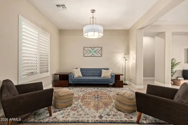 2020 W SKINNER Drive, Phoenix, AZ 85085