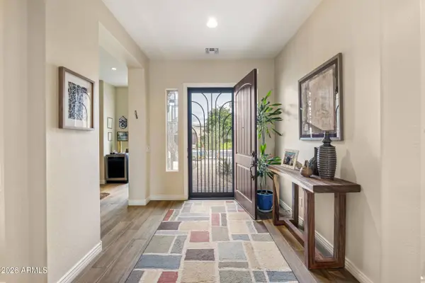 909 W SPUR Drive, Phoenix, AZ 85085