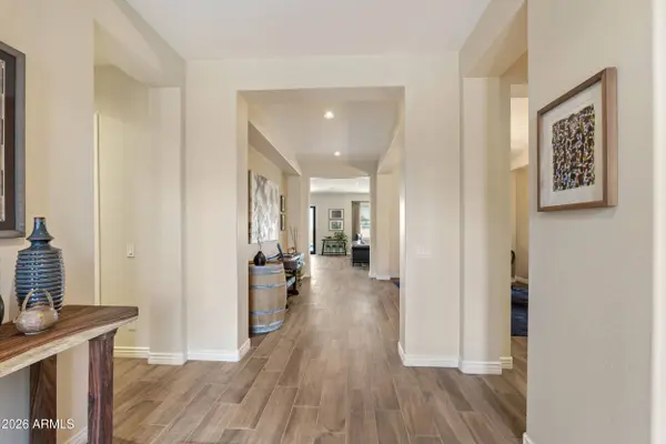 909 W SPUR Drive, Phoenix, AZ 85085