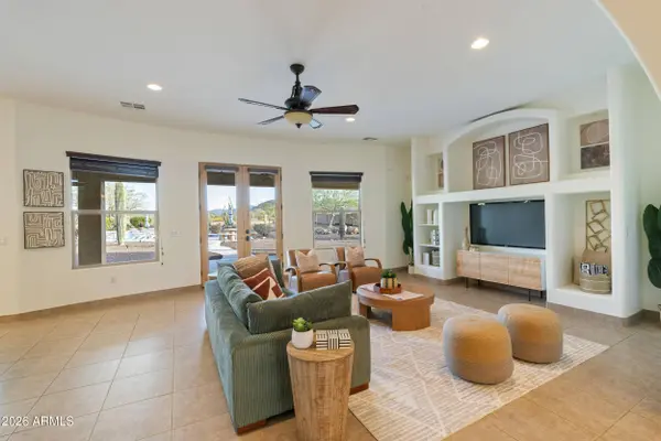 40927 N 3RD Avenue, Phoenix, AZ 85086