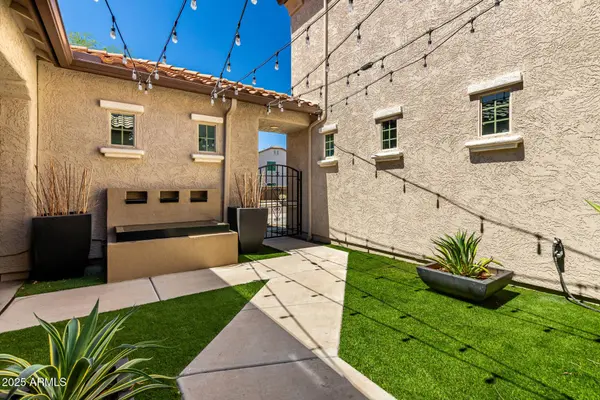 1630 W BLAYLOCK Drive, Phoenix, AZ 85085