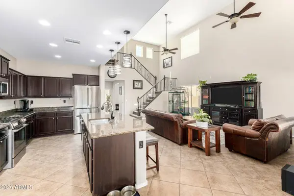 1904 W BLACK HILL Road, Phoenix, AZ 85085