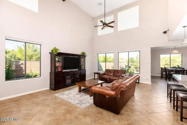 1904 W BLACK HILL Road, Phoenix, AZ 85085