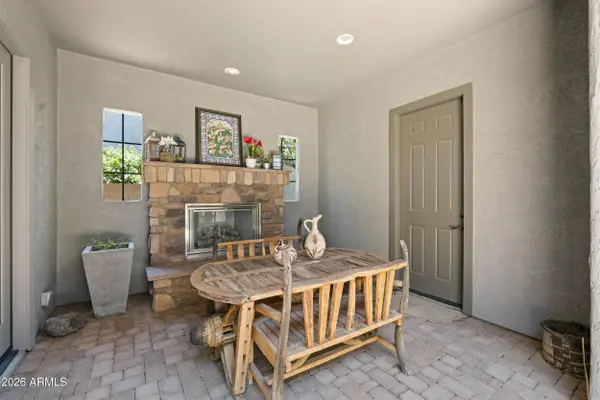 1612 W MOLLY Lane, Phoenix, AZ 85085
