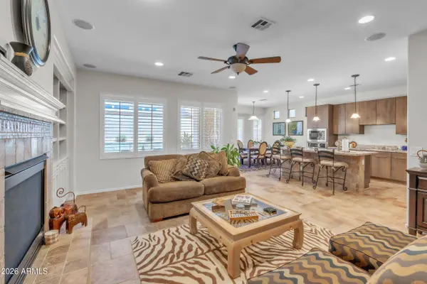 2236 W SPUR Drive, Phoenix, AZ 85085