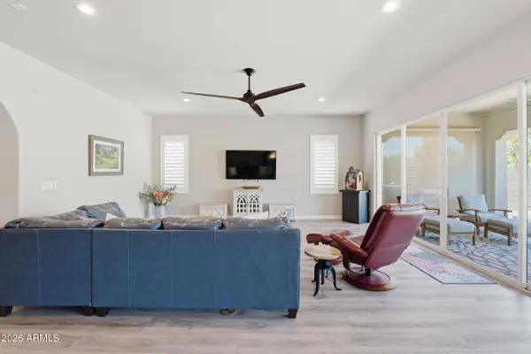 2122 W ROWEL Road, Phoenix, AZ 85085