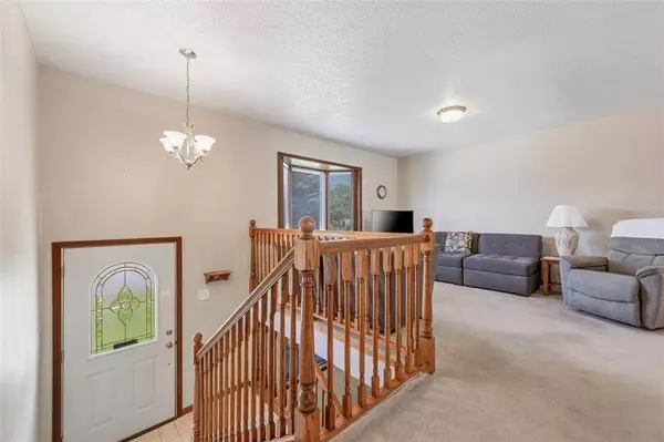 6 E Crestview DR, O'fallon, MO 63366