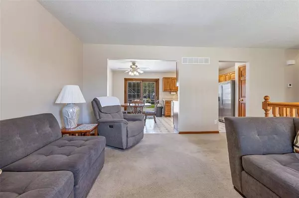 6 E Crestview DR, O'fallon, MO 63366