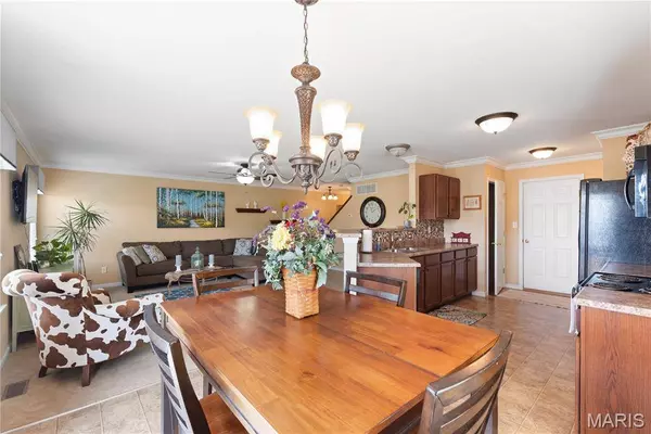 5555 Wavecrest CIR, Cottleville, MO 63304