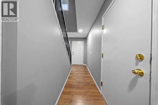 13 Country Hills Rise NW, Calgary, AB T3K4S7