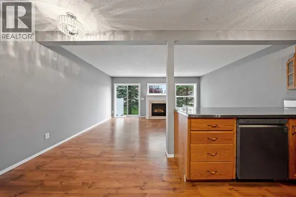 13 Country Hills Rise NW, Calgary, AB T3K4S7