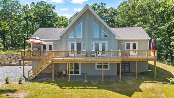8 Red Cedar Falls LN, Dundee, NY 14837