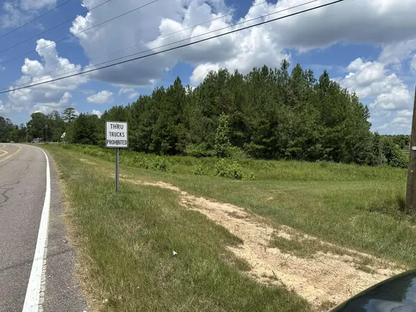 851 Columbia, Edgefield, SC 29824