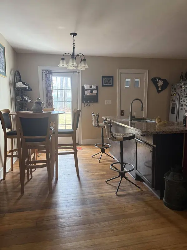 823 Sunset DR, Greenwood, SC 29646