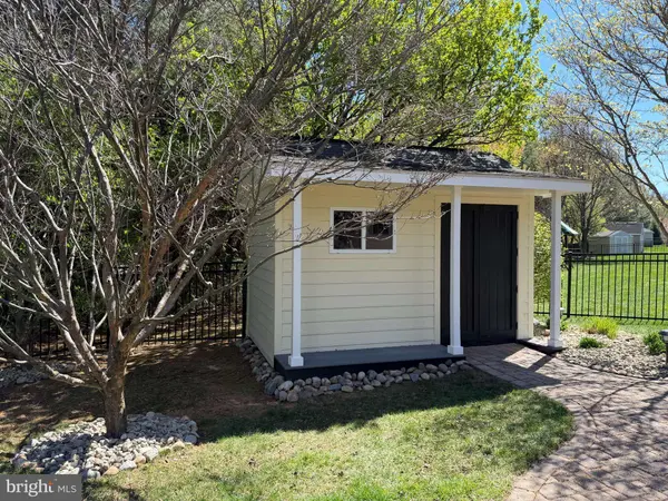 749 RUSTLING LEAF CT, Eldersburg, MD 21784