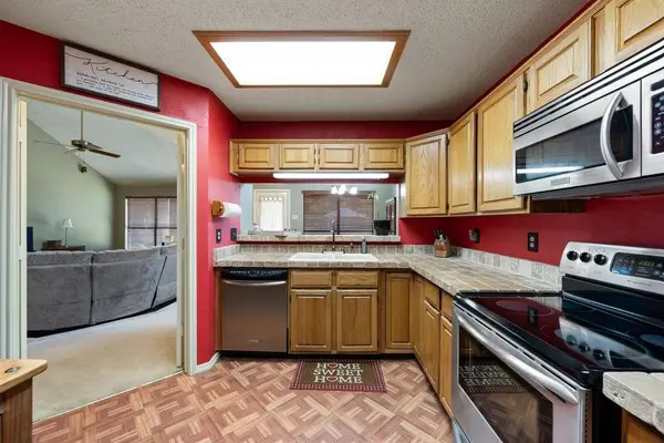 4009 Bradley Lane, Arlington, TX 76017