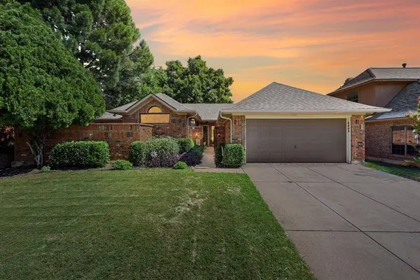 4009 Bradley Lane, Arlington, TX 76017