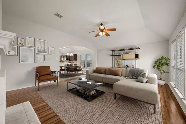 4932 Dougal Avenue, Fort Worth, TX 76137