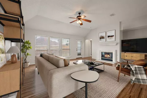 4932 Dougal Avenue, Fort Worth, TX 76137