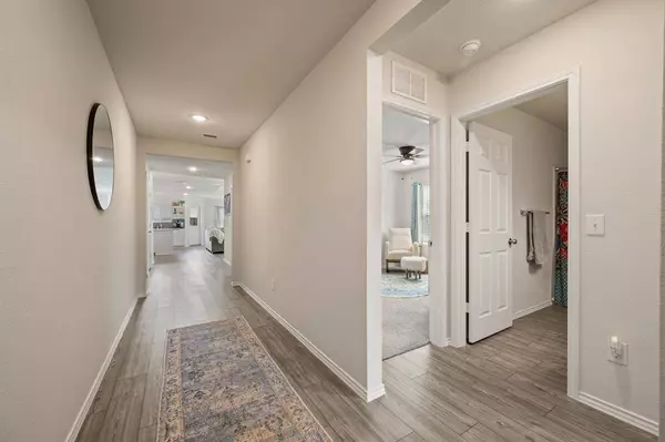 16044 Crews Avenue, Haslet, TX 76052