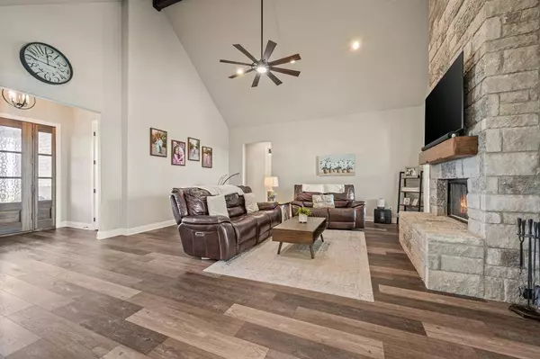 175 County Road 1109, Decatur, TX 76234