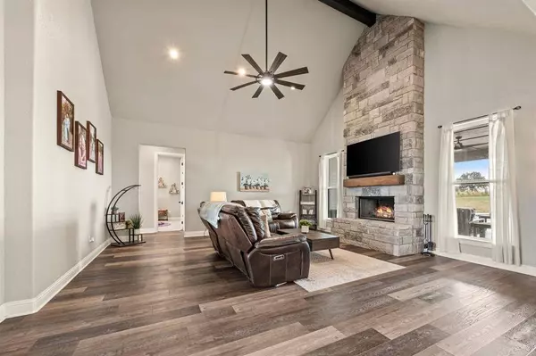 175 County Road 1109, Decatur, TX 76234