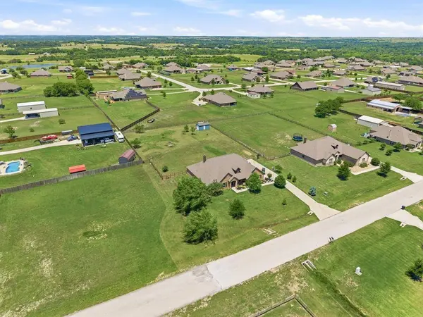 140 Heather Lane, Decatur, TX 76234
