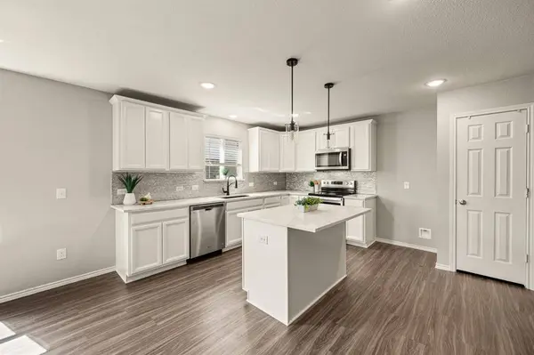 9112 Settlers Peak Road, Fort Worth, TX 76179